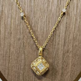 Fine 18ct Gold Necklace with Diamonds