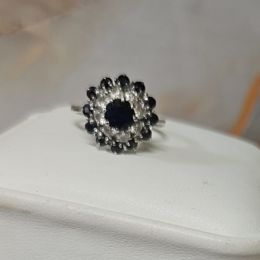 Ring 18ct White Gold - Saphire & Diamond