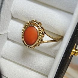 Ring 9ct Yellow Gold - Coral
