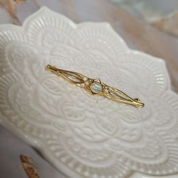 Bar Brooch 18ct Gold - Opal & Diamonds